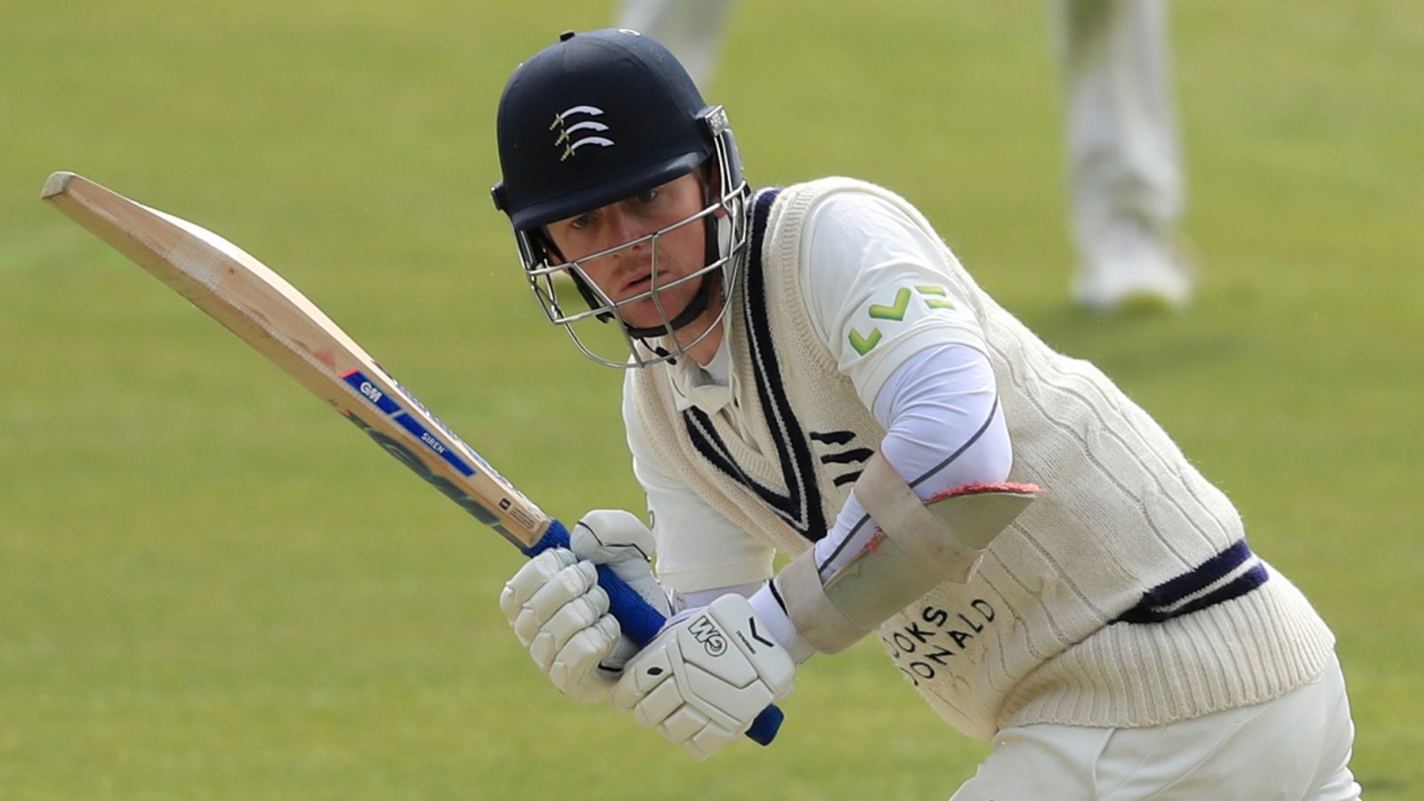 Sam Robson extends contract with Middlesex until end of 2026