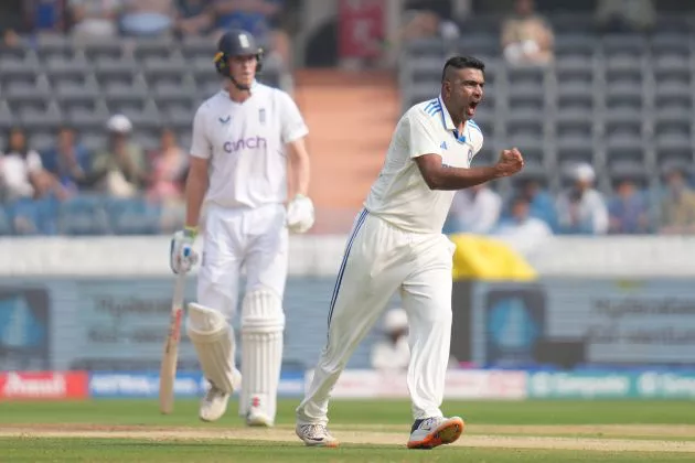 R Ashwin bags the first wicket for India as Ben Duckett departs