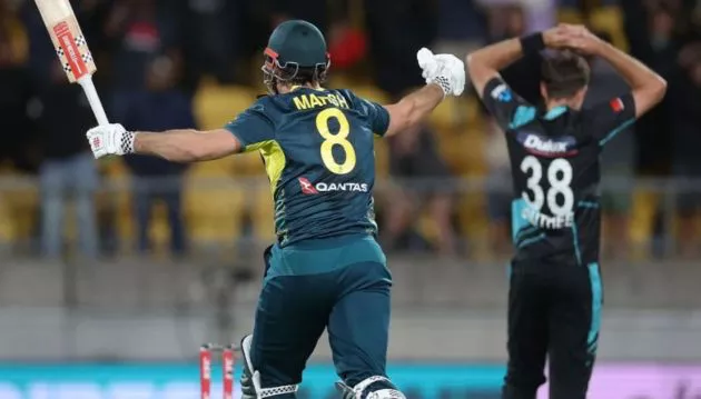 Australia hit 16 runs in final over to chase down New Zealand's 215