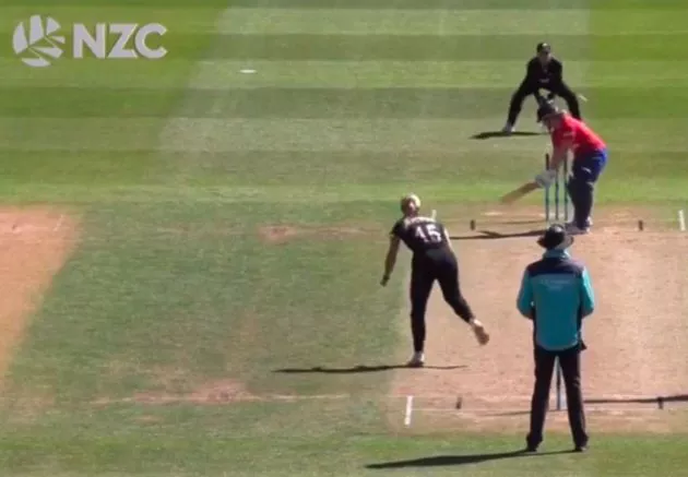 Penfold castles Lamb in White Ferns' practice match against England A