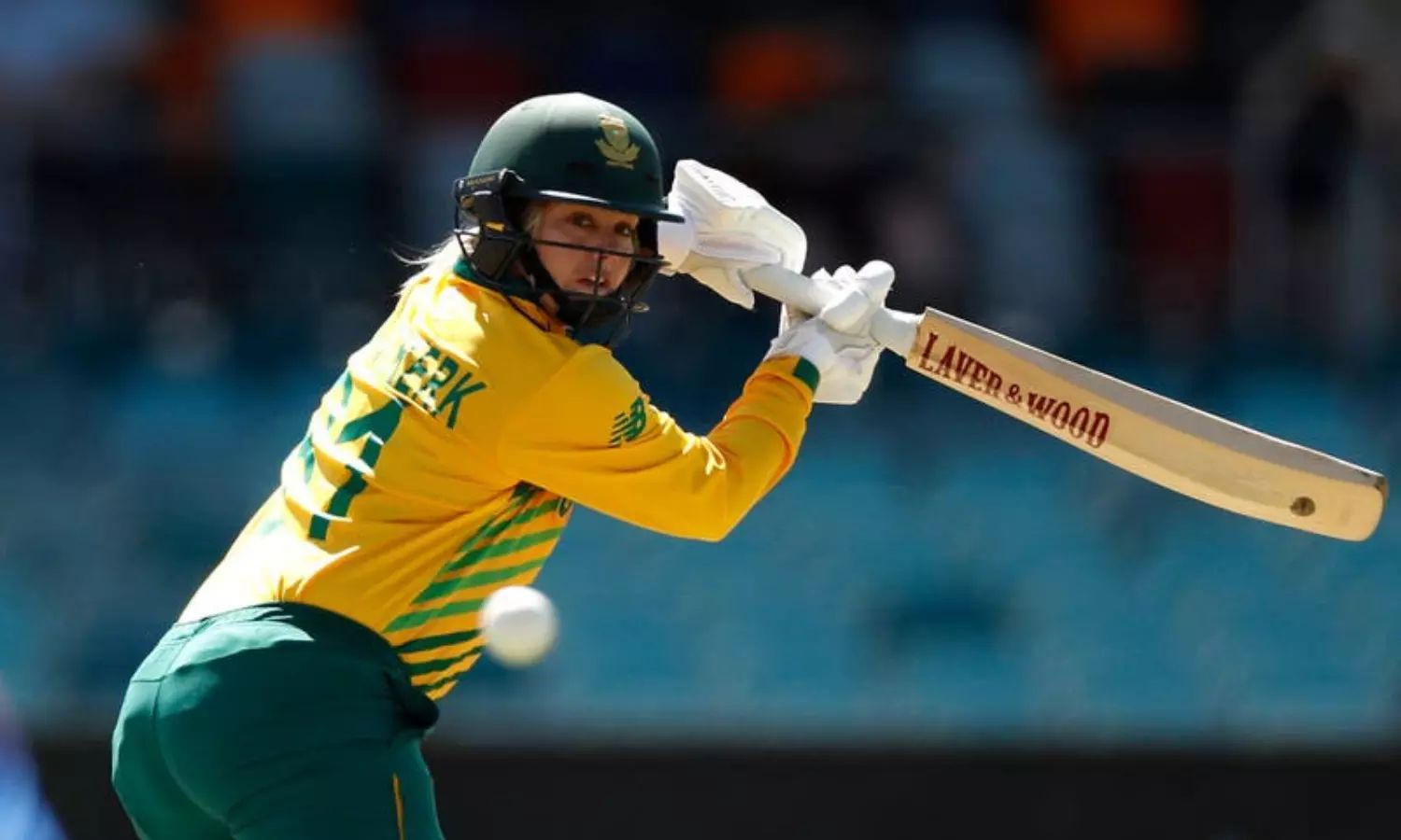 Van Niekerk has apologized to Cricket South Africa for how she handled her retirement.